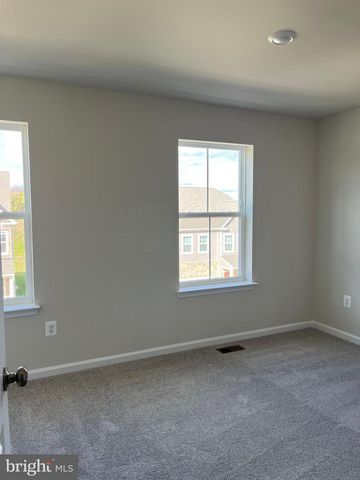 306 WATER COURSE DR, Ranson, WV 25438