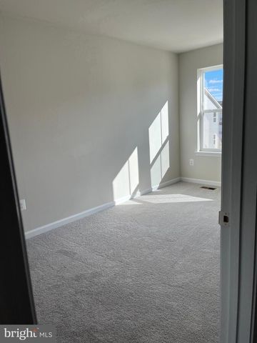 306 WATER COURSE DR, Ranson, WV 25438