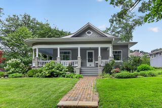4744 Middaugh Avenue, Downers Grove, IL 60515