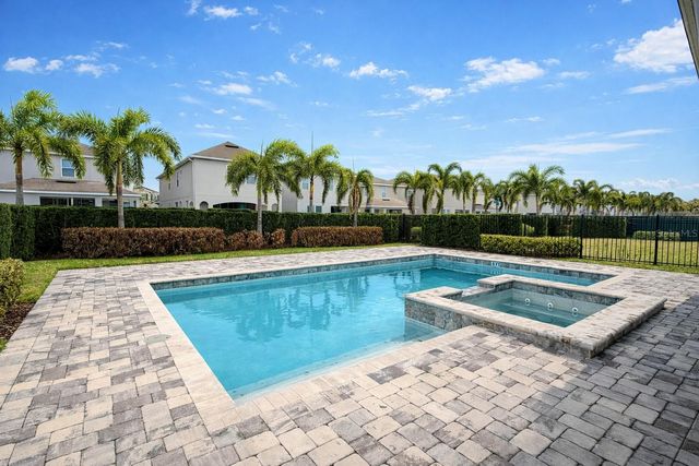 281 AUBURN AVENUE, Kissimmee, FL 34747