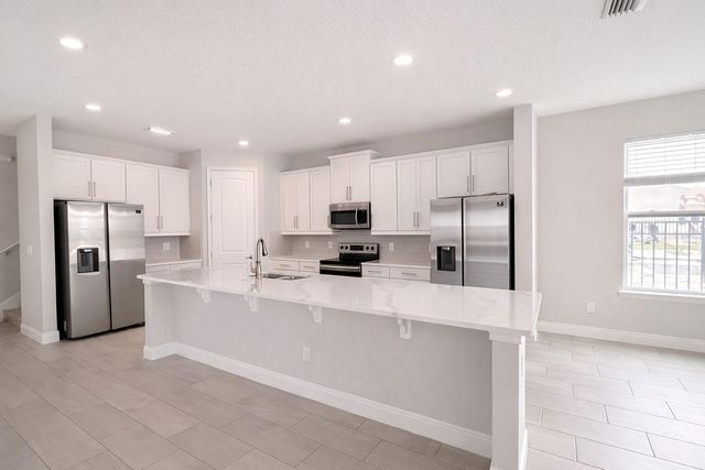 281 AUBURN AVENUE, Kissimmee, FL 34747