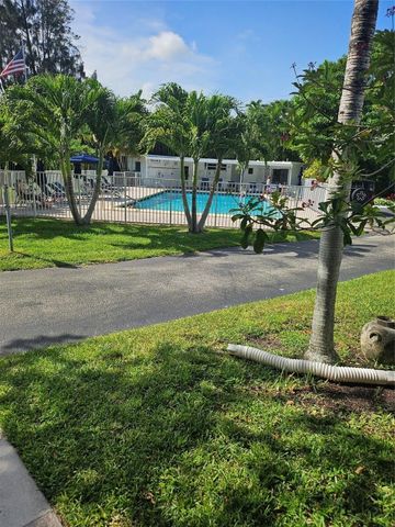 1045 SE 15th Street 13C, Fort Lauderdale, FL 33316