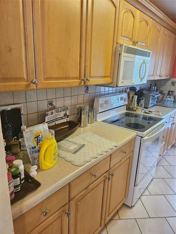 1045 SE 15th Street 13C, Fort Lauderdale, FL 33316