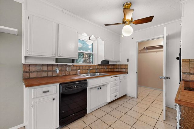 836 Springdale Road, Bedford, TX 76021