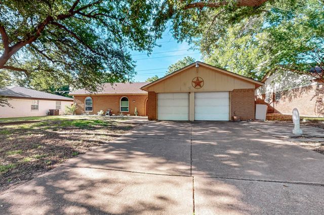 836 Springdale Road, Bedford, TX 76021
