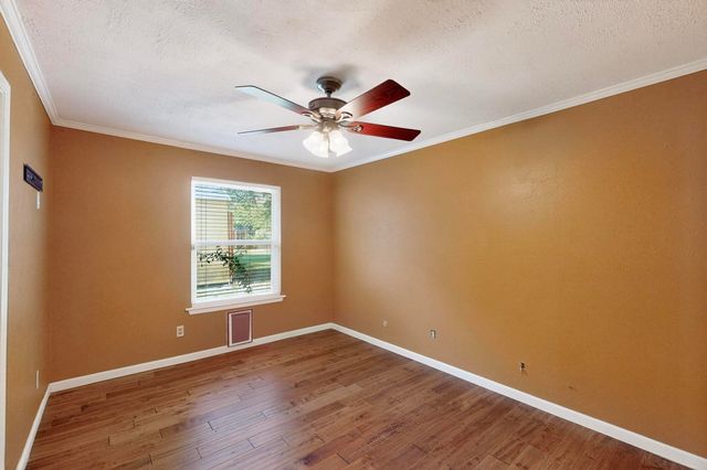 836 Springdale Road, Bedford, TX 76021