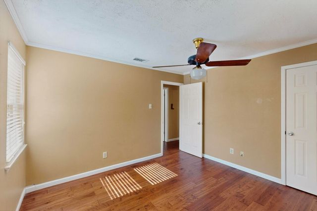 836 Springdale Road, Bedford, TX 76021