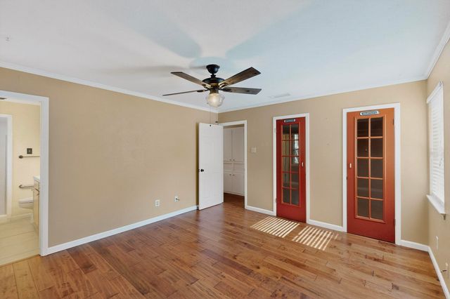 836 Springdale Road, Bedford, TX 76021