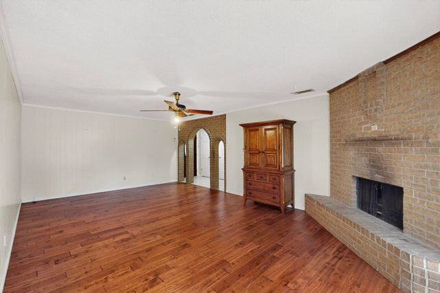 836 Springdale Road, Bedford, TX 76021