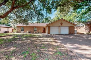 836 Springdale Road, Bedford, TX 76021