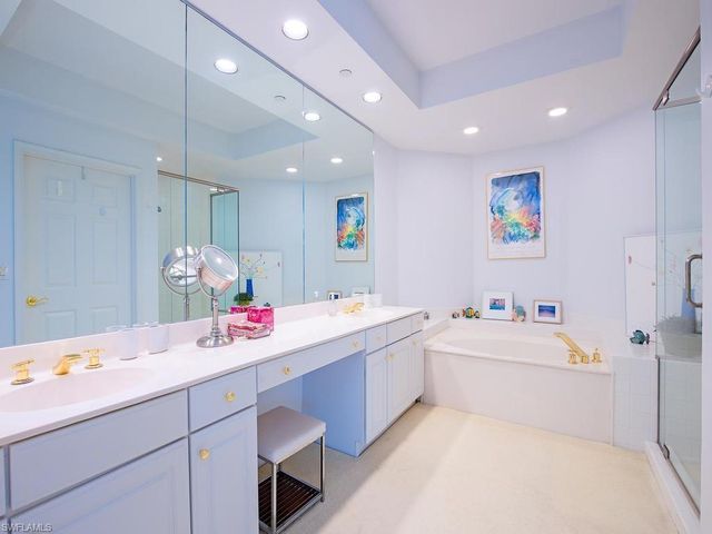 4255 Gulf Shore BLVD N 107, Naples, FL 34103
