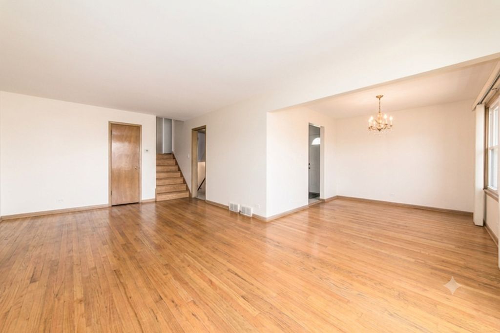 8516 N Ozanam Avenue, Niles, IL 60714 — photo 3