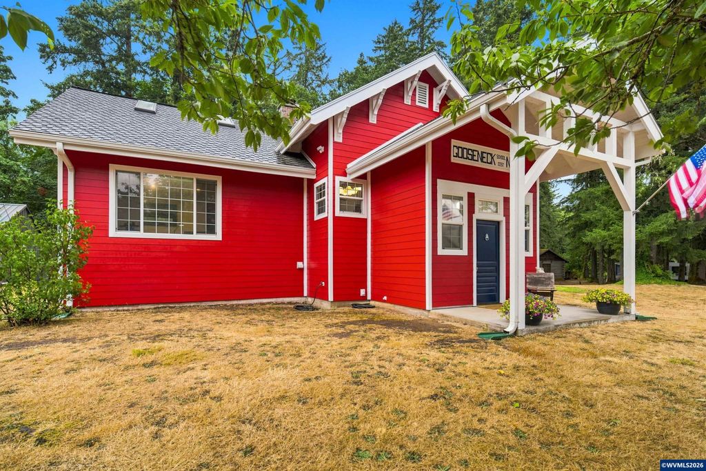 Image 1 of property listing at 21345 Gooseneck Rd, Sheridan, OR 97378