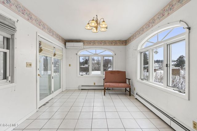 3 Crestwood Drive, Rotterdam, NY 12306