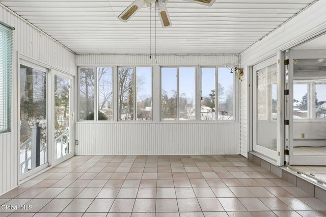 3 Crestwood Drive, Rotterdam, NY 12306