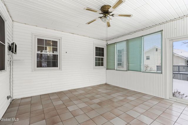 3 Crestwood Drive, Rotterdam, NY 12306