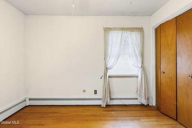 3 Crestwood Drive, Rotterdam, NY 12306