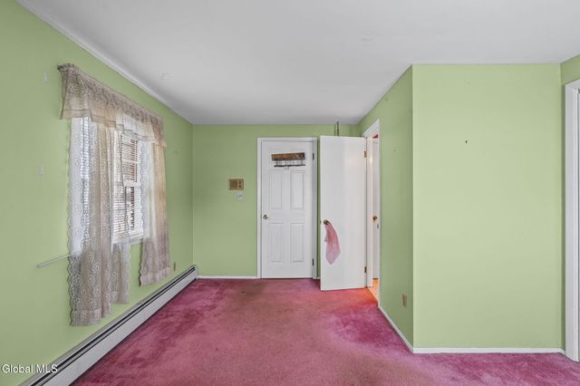 3 Crestwood Drive, Rotterdam, NY 12306