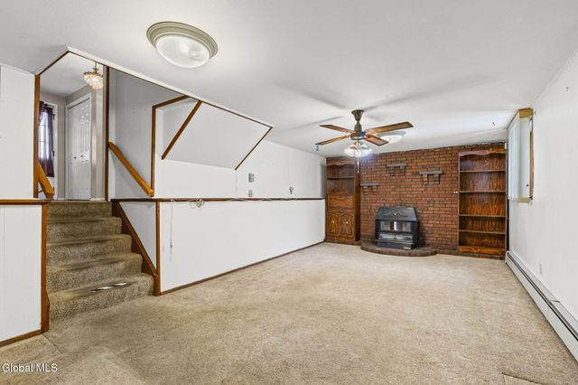 3 Crestwood Drive, Rotterdam, NY 12306