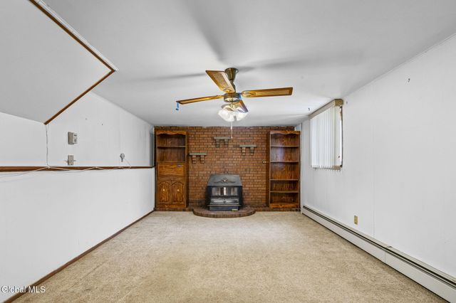 3 Crestwood Drive, Rotterdam, NY 12306