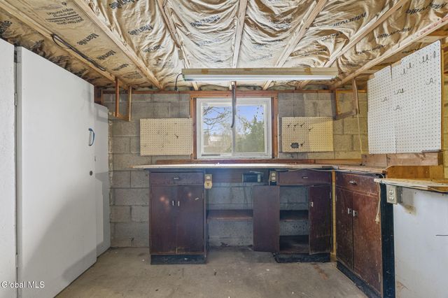 3 Crestwood Drive, Rotterdam, NY 12306