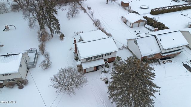 3 Crestwood Drive, Rotterdam, NY 12306