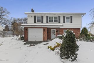 3 Crestwood Drive, Rotterdam, NY 12306