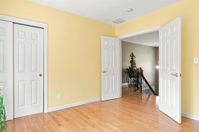 17 McAfee Farm Road, Bedford, NH 03110