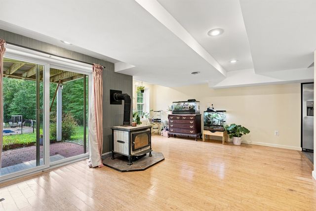 17 McAfee Farm Road, Bedford, NH 03110