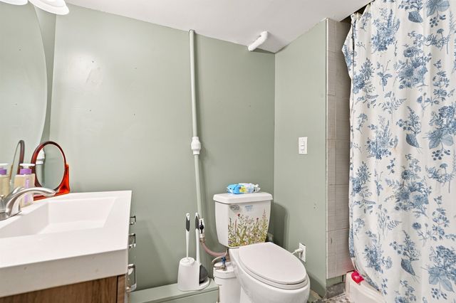 17 McAfee Farm Road, Bedford, NH 03110