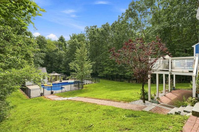 17 McAfee Farm Road, Bedford, NH 03110