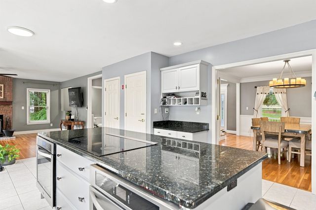 17 McAfee Farm Road, Bedford, NH 03110