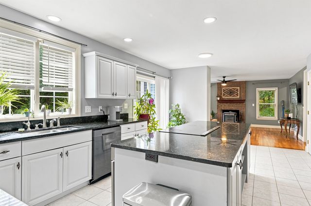 17 McAfee Farm Road, Bedford, NH 03110