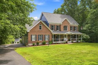 17 McAfee Farm Road, Bedford, NH 03110
