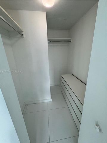 1300 S Miami Avenue 1811, Miami, FL 33130