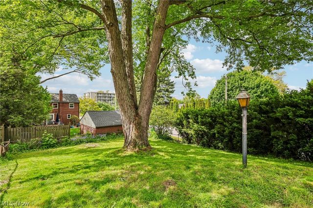 322 E Cassell Avenue, Barberton, OH 44203