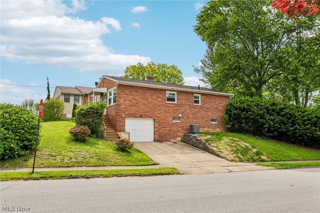 322 E Cassell Avenue, Barberton, OH 44203