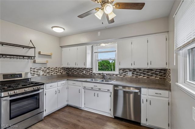 322 E Cassell Avenue, Barberton, OH 44203