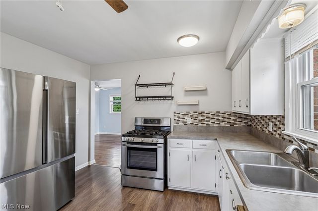 322 E Cassell Avenue, Barberton, OH 44203