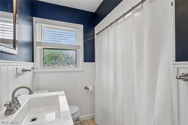 322 E Cassell Avenue, Barberton, OH 44203