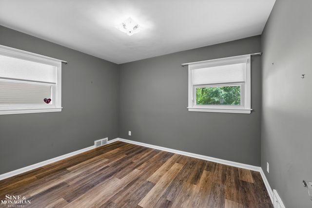 306 Ridge Road, Grosse Pointe Farms, MI 48236