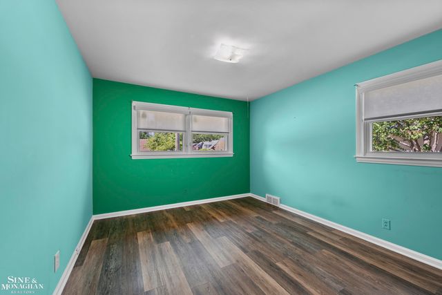 306 Ridge Road, Grosse Pointe Farms, MI 48236