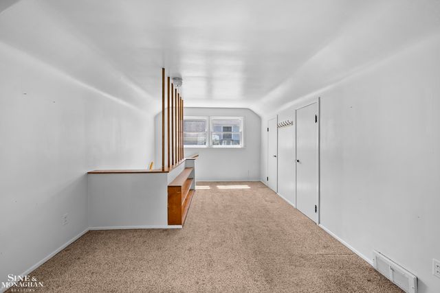 306 Ridge Road, Grosse Pointe Farms, MI 48236