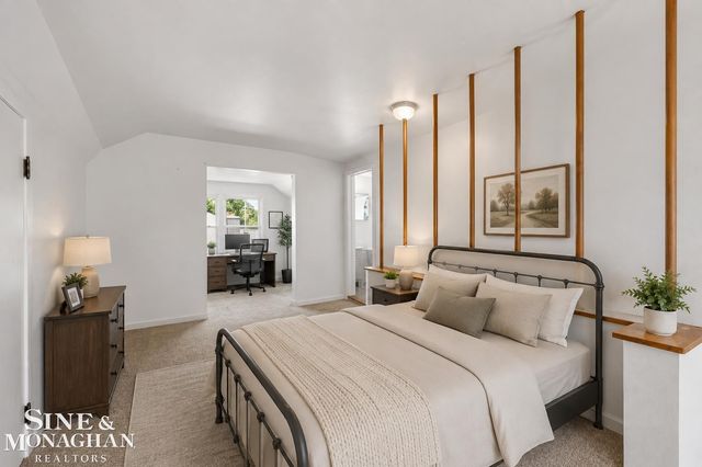 306 Ridge Road, Grosse Pointe Farms, MI 48236
