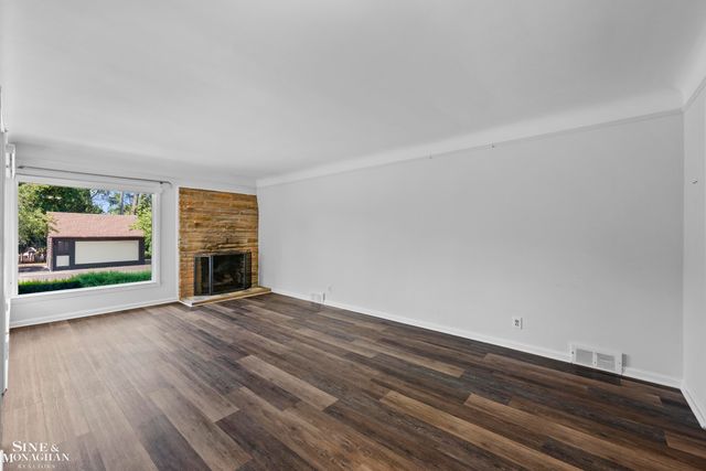 306 Ridge Road, Grosse Pointe Farms, MI 48236