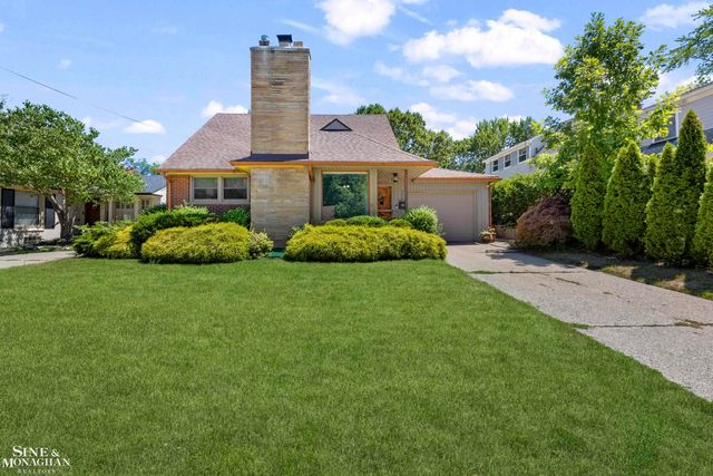 306 Ridge Road, Grosse Pointe Farms, MI 48236