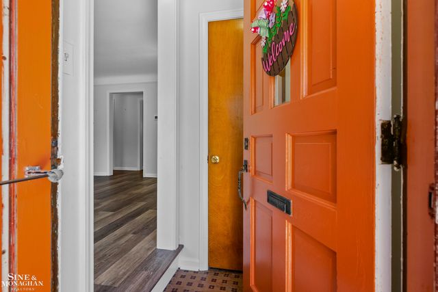306 Ridge Road, Grosse Pointe Farms, MI 48236
