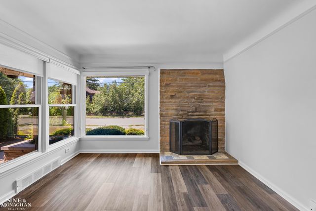 306 Ridge Road, Grosse Pointe Farms, MI 48236