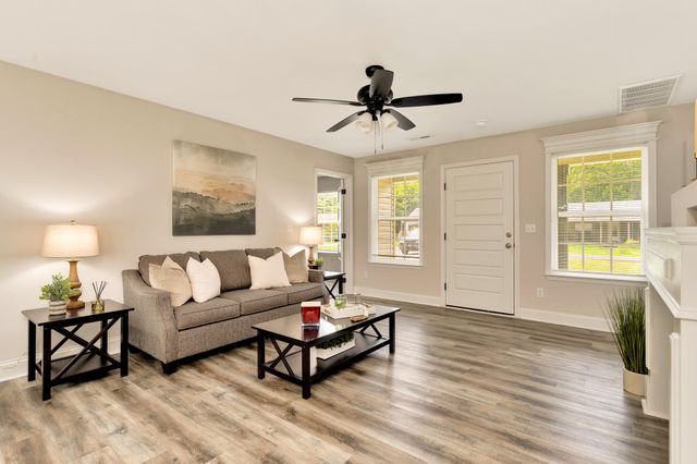 105 Biscayne Boulevard, Rossville, GA 30741