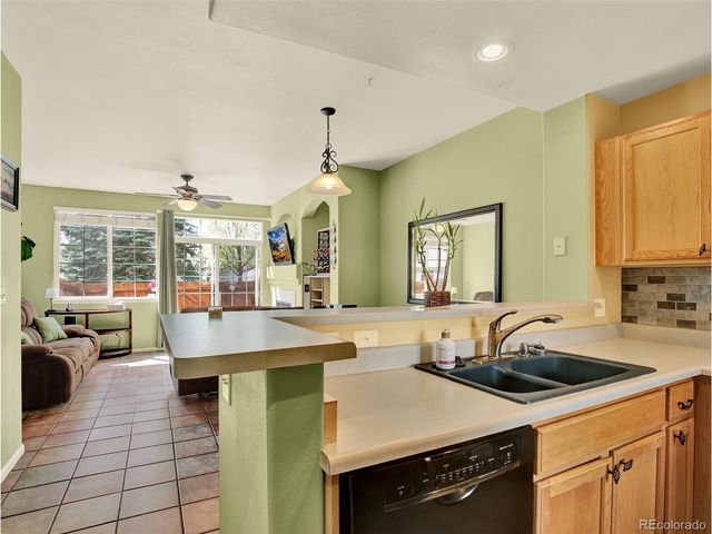 9186 W Phillips Dr, Littleton, CO 80128